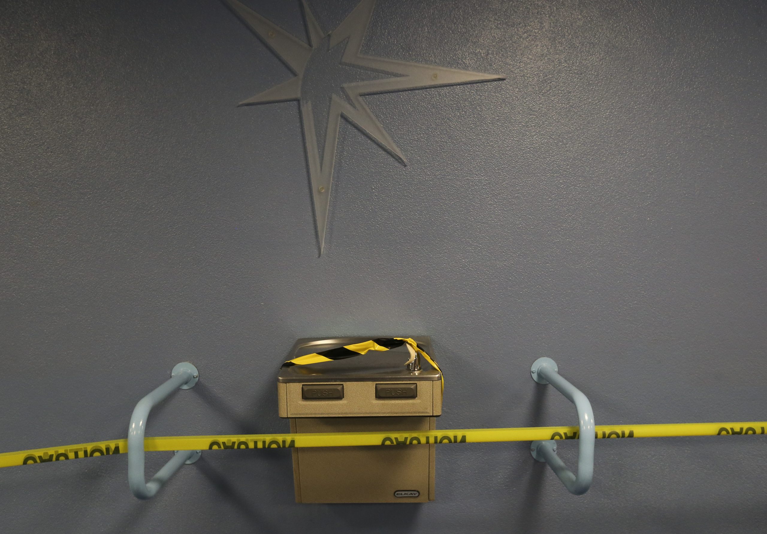 closed water fountain covid